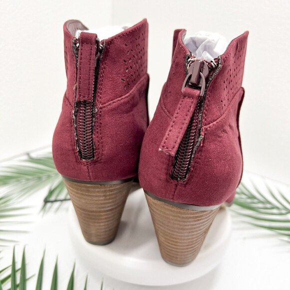 Violet & Red Jackson Lazer Cut Topline Bootie Faux Suede Burgundy Size 7 NWOB - Picture 7 of 14